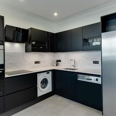 Swan Lake - Design Apartment Facing Lake آنسي المظهر الخارجي الصورة