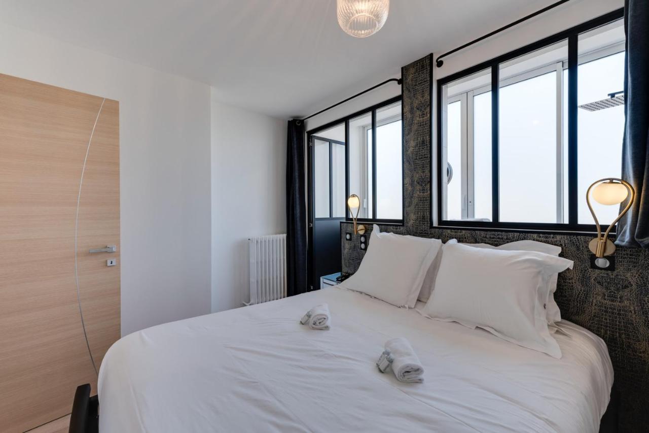 Swan Lake - Design Apartment Facing Lake آنسي المظهر الخارجي الصورة