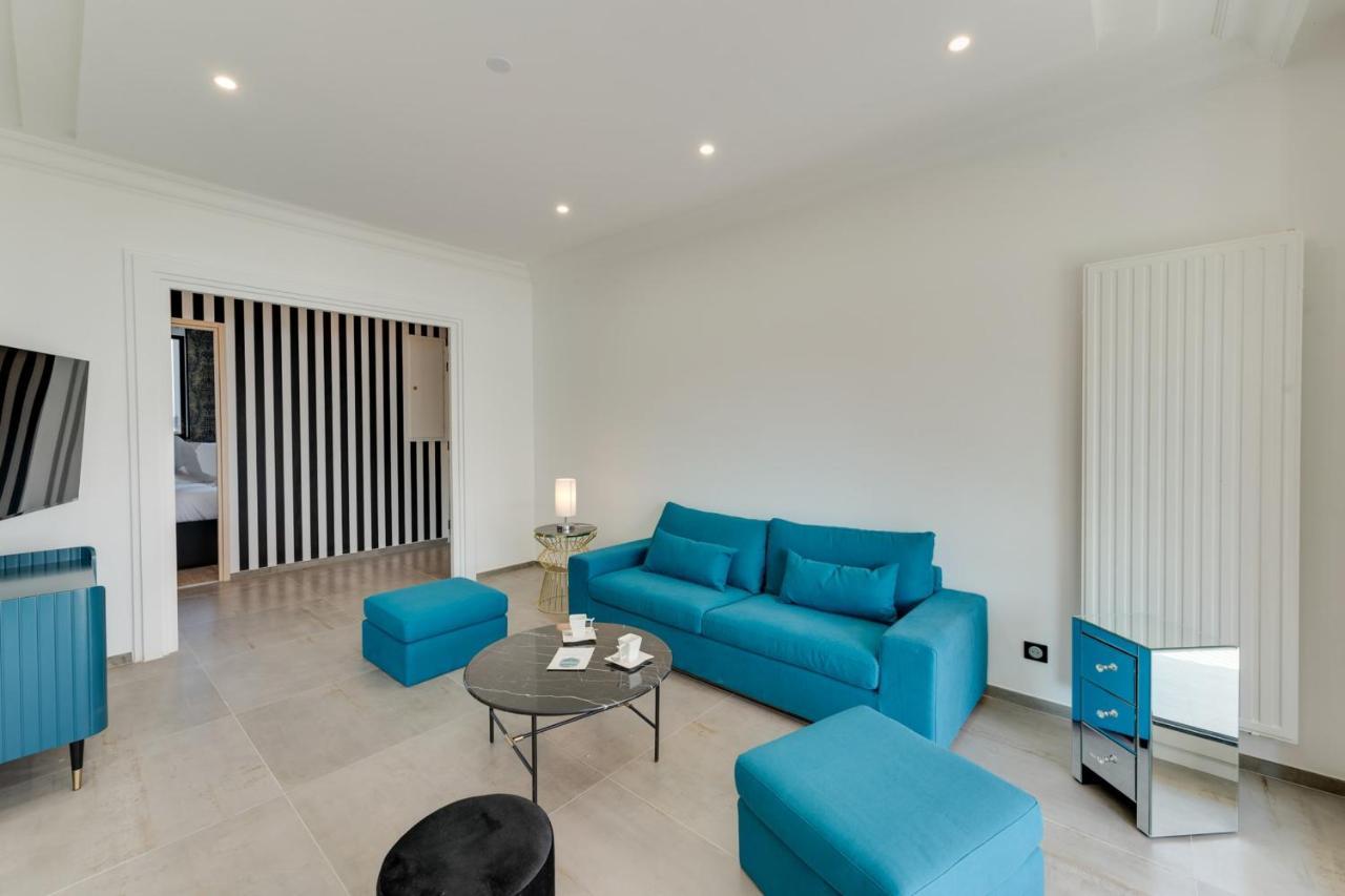 Swan Lake - Design Apartment Facing Lake آنسي المظهر الخارجي الصورة