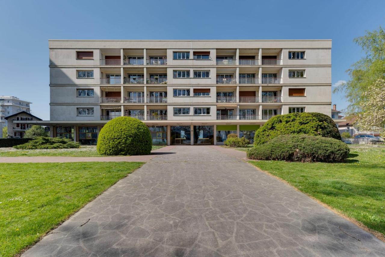 Swan Lake - Design Apartment Facing Lake آنسي المظهر الخارجي الصورة