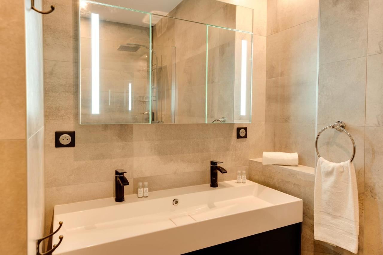 Swan Lake - Design Apartment Facing Lake آنسي المظهر الخارجي الصورة
